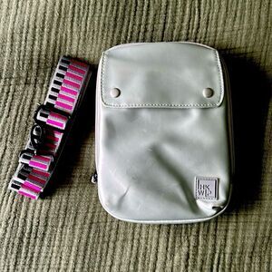 Ihkwip XL everyday essentials crossbody.